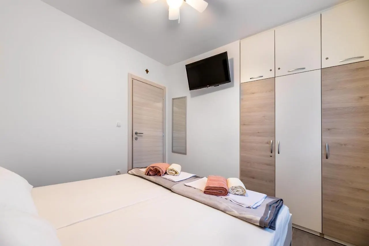 Apartment Lana Baška 0*,